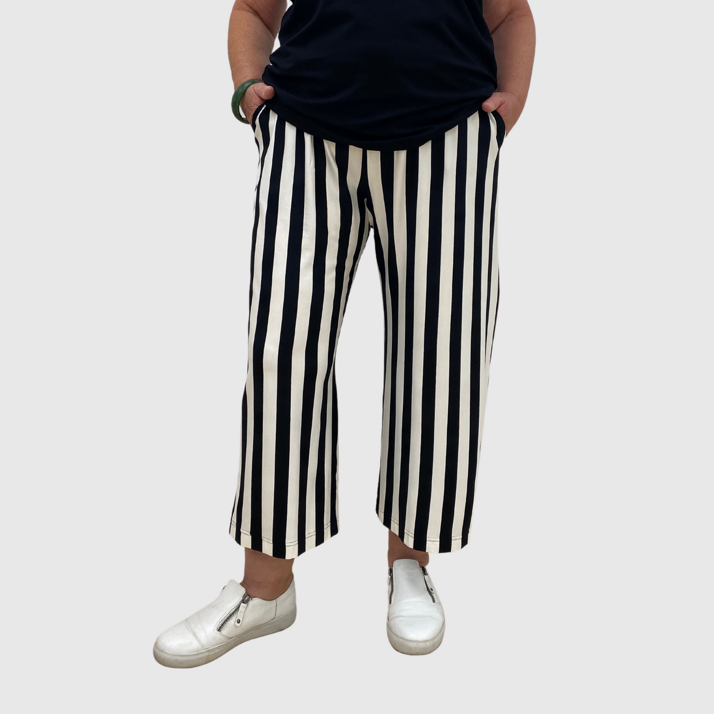Pocket pant black and white stripe